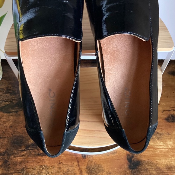 VIONIC Kensley Black Glossy Patent Leather Loafer Almond Toe Women’s Size 8.5 - Picture 8 of 15